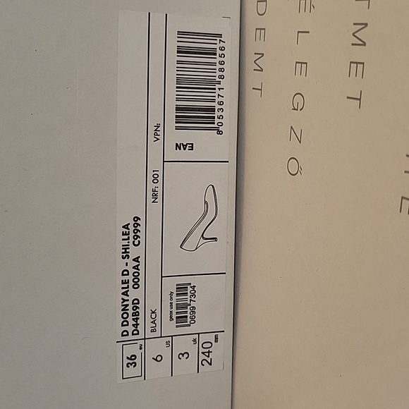 Shoes - Picture 7 of 9